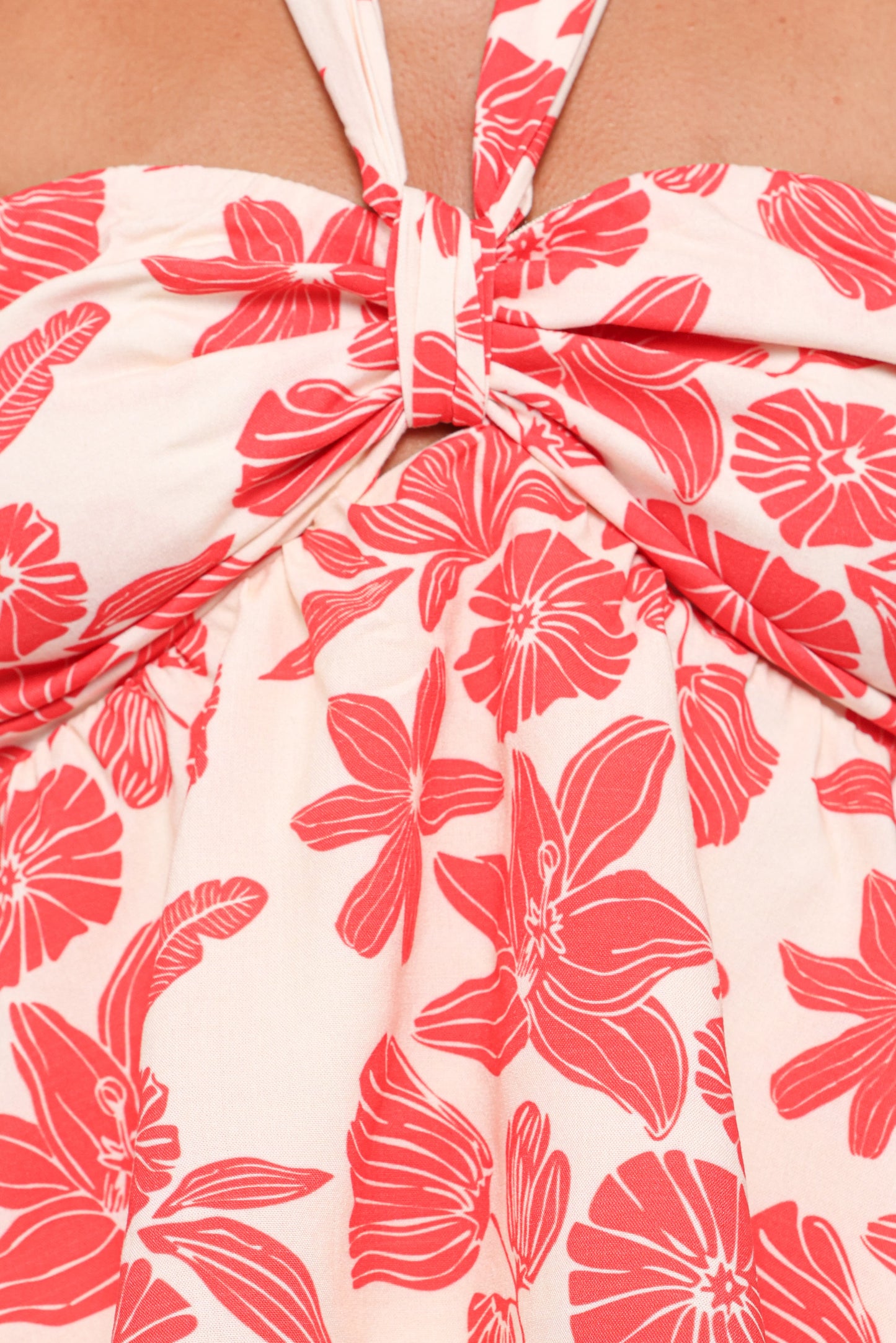 Top floral rojo cuello halter | Atrevido y chic
