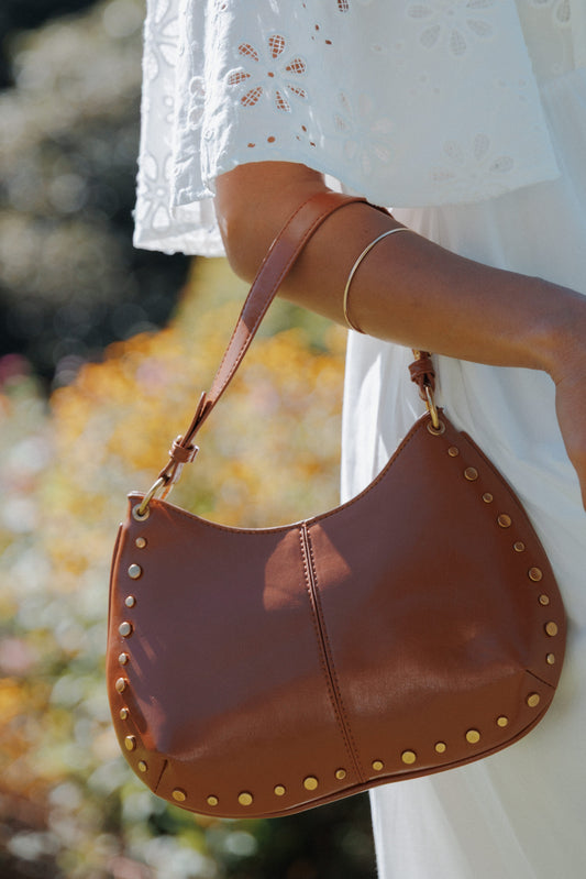Bolso tostado con tachuelas | Diseño único
