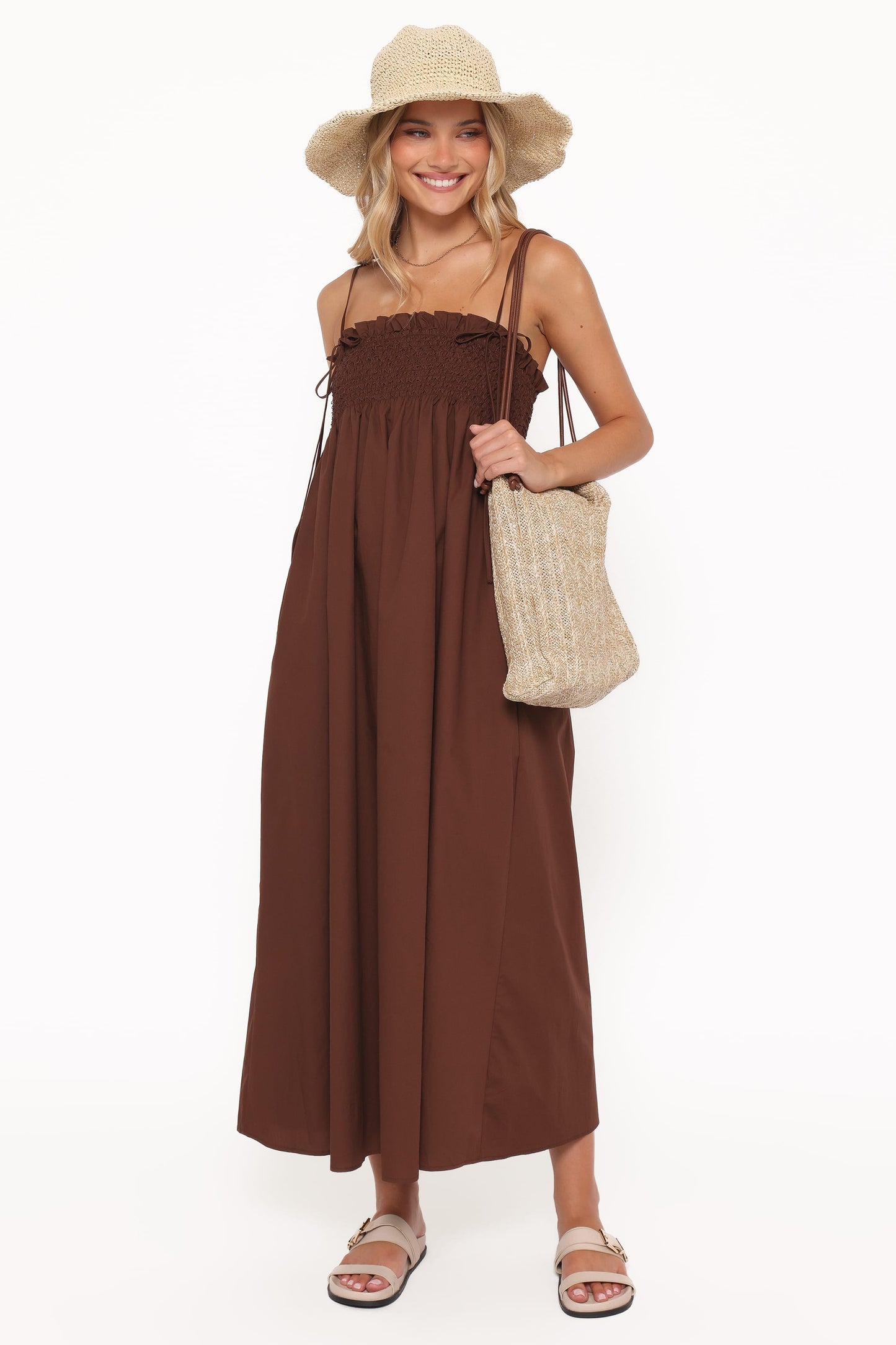 Vestido maxi marrón escote cuadrado | Fluidez y estilo