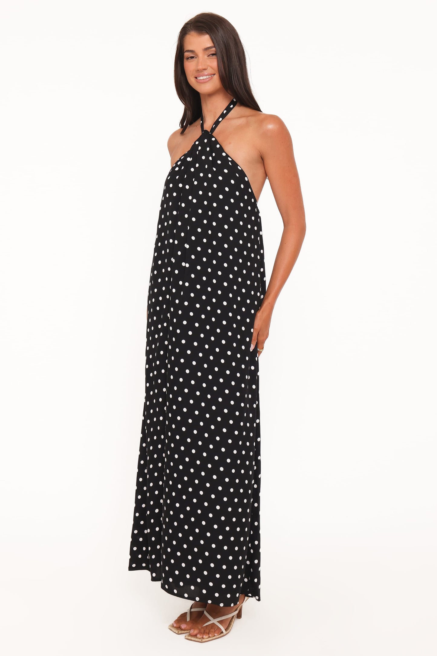 Vestido maxi lunares cuello halter | Muy favorecedor