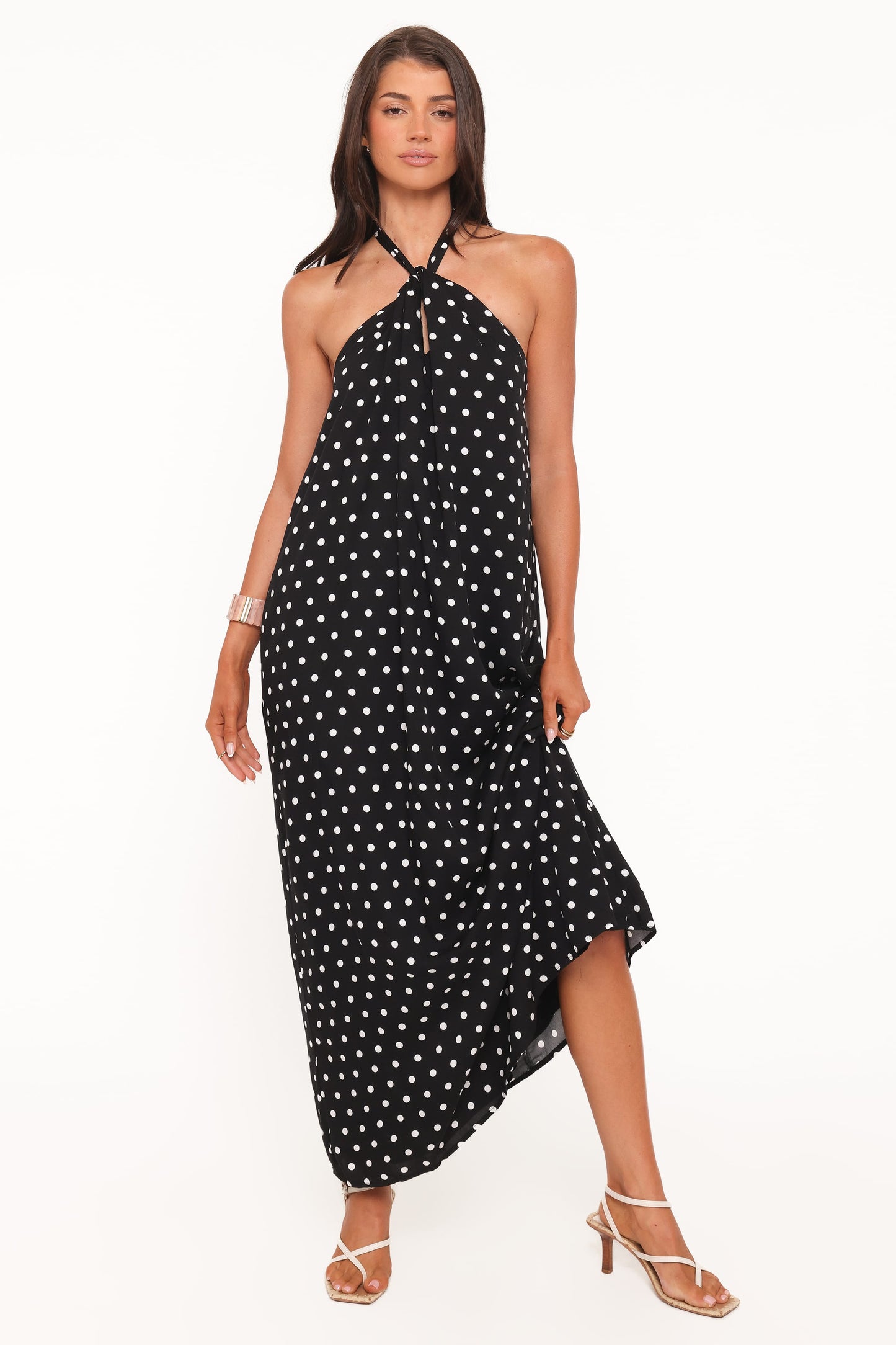 Vestido maxi lunares cuello halter | Muy favorecedor
