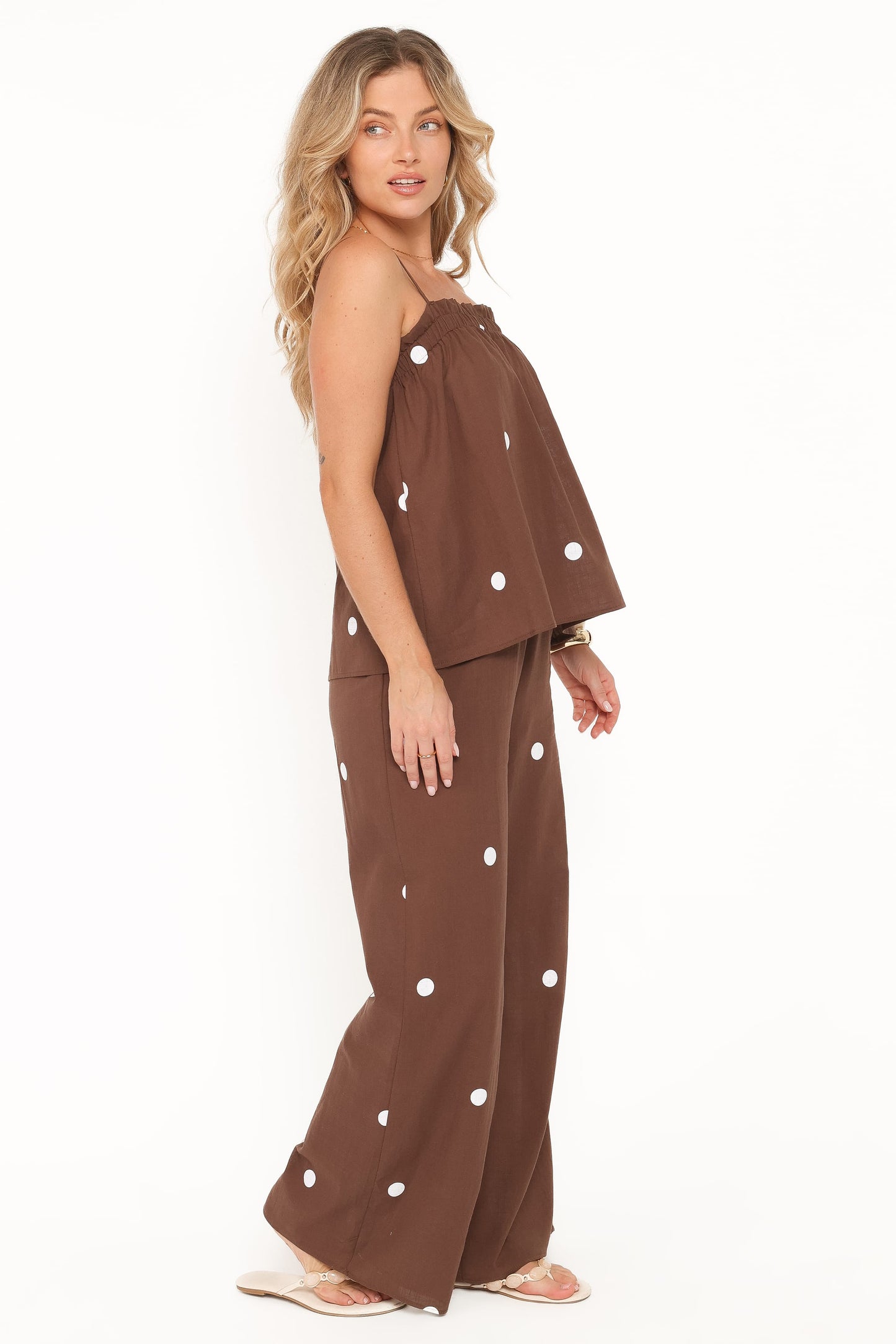 Conjunto pantalón ancho lunares chocolate | Muy cómodo