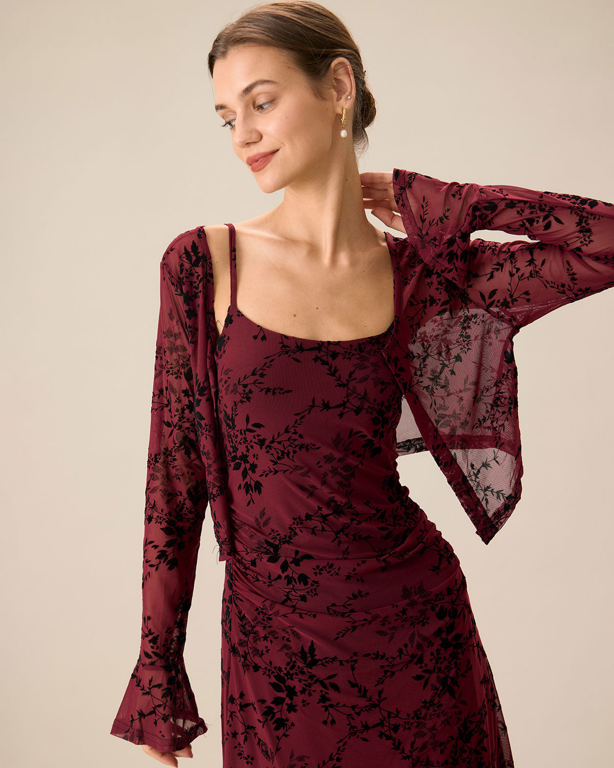 Vestido midi lencero floral rojo | Silueta estilizadora
