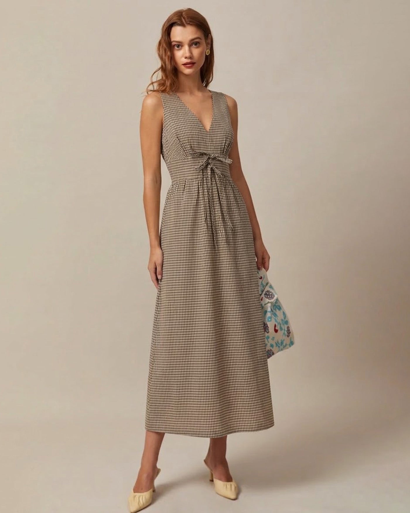 Vestido maxi cuadros marrón escote V | Estampado atemporal